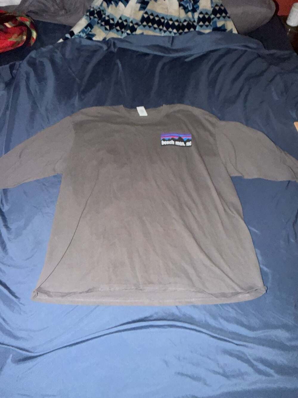 Gildan Beech Mountain NC Long Sleeve T-Shirt Grey Size XL